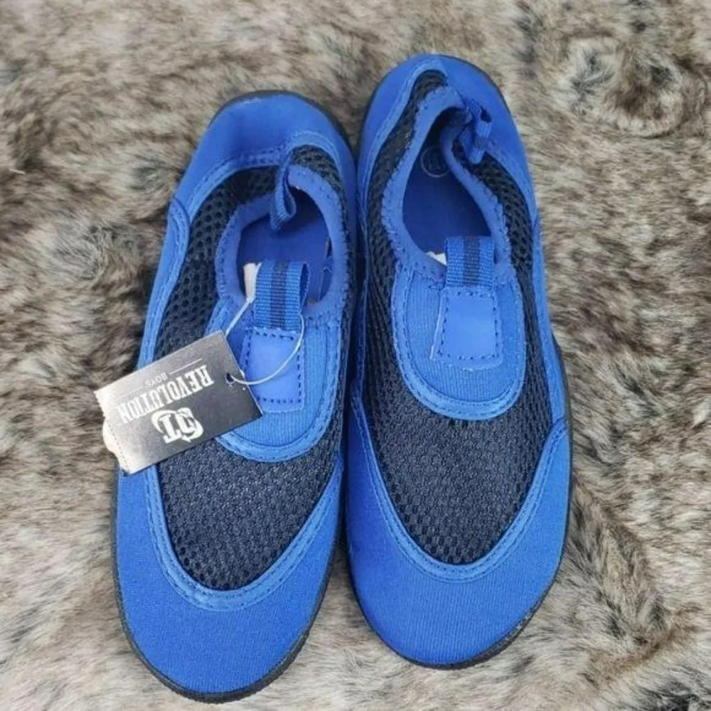 Swiggles Boys‎ Size 9/10 black & blue water shoes